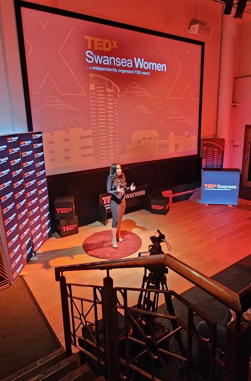 Sandra Gonzalez speaking about resilience and overcoming adversity